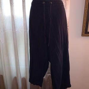 Plus Size navy linen capris